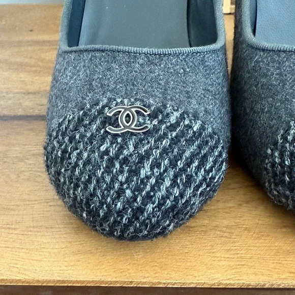 Authenticated Chanel Tweed Heels - Picture 10 of 17